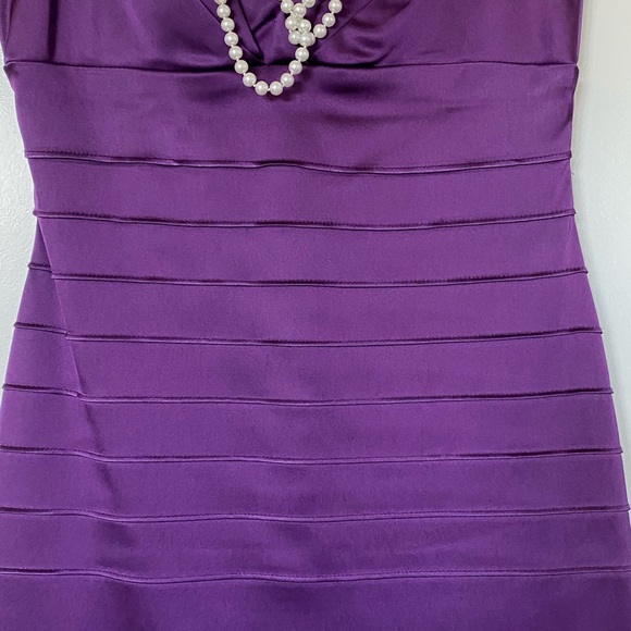 Xscape Satin Deep V cocktail purple Dress Size 4 - Picture 7 of 7